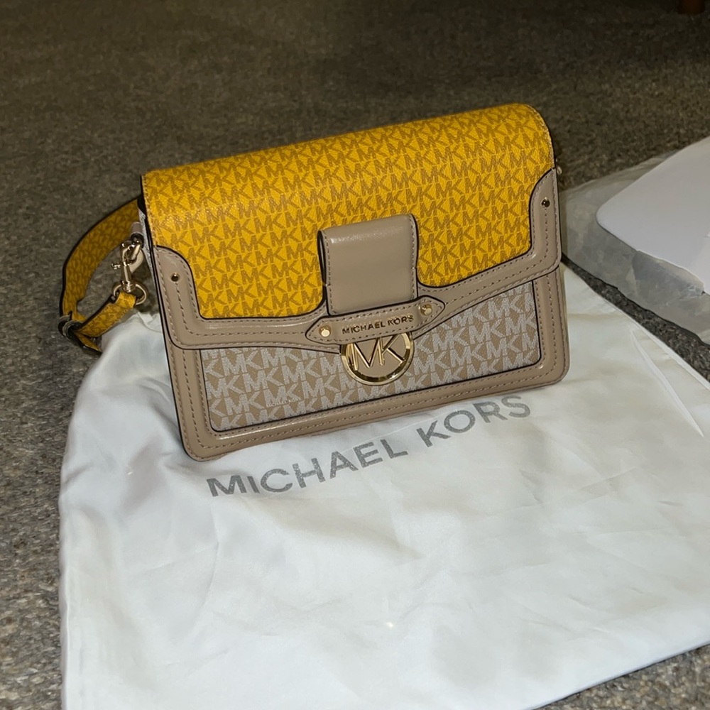 Michael Kors purse. Medium